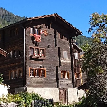 Heimeliges Walliserhaus 费施 外观 照片