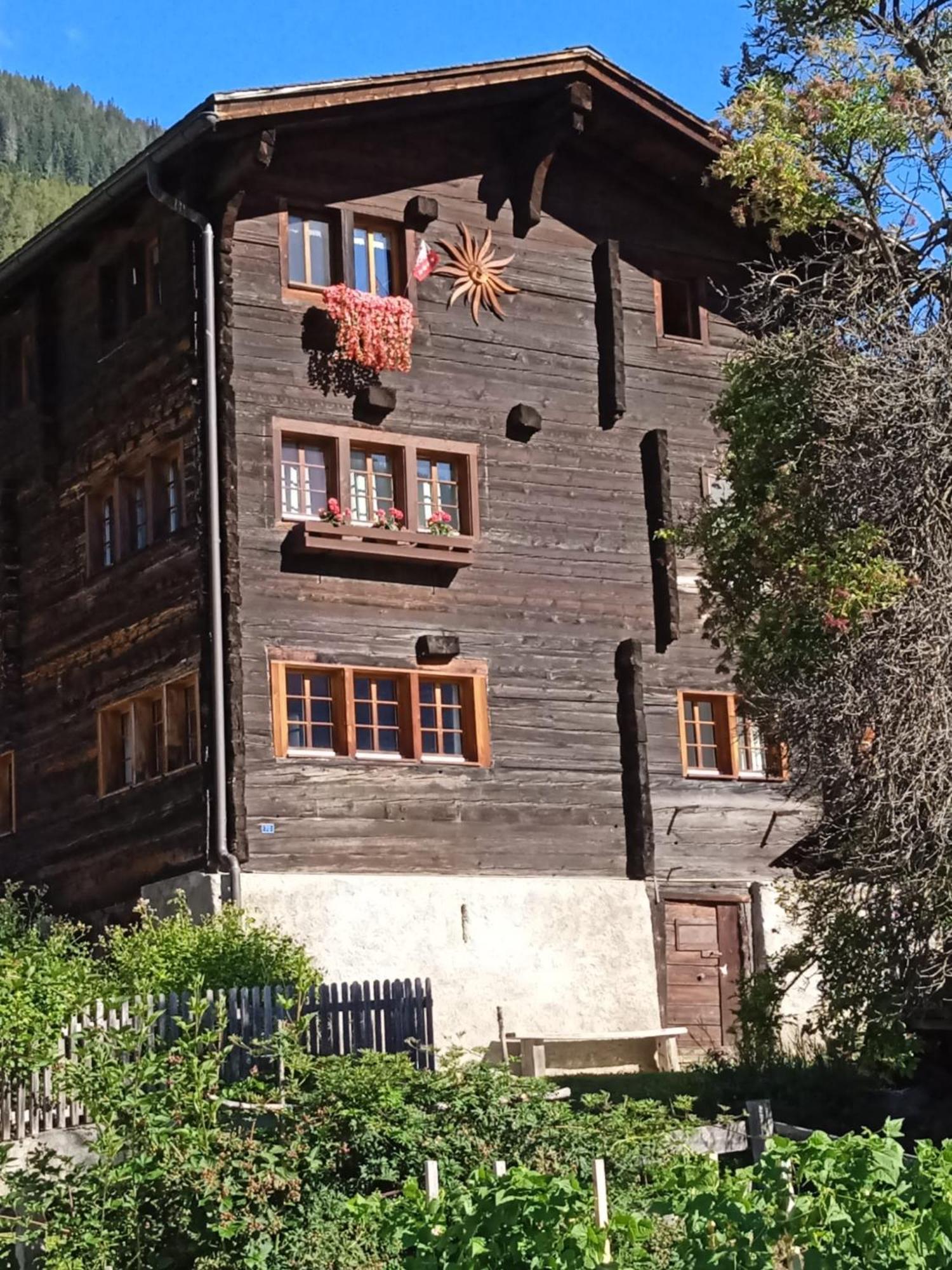 Heimeliges Walliserhaus 费施 外观 照片
